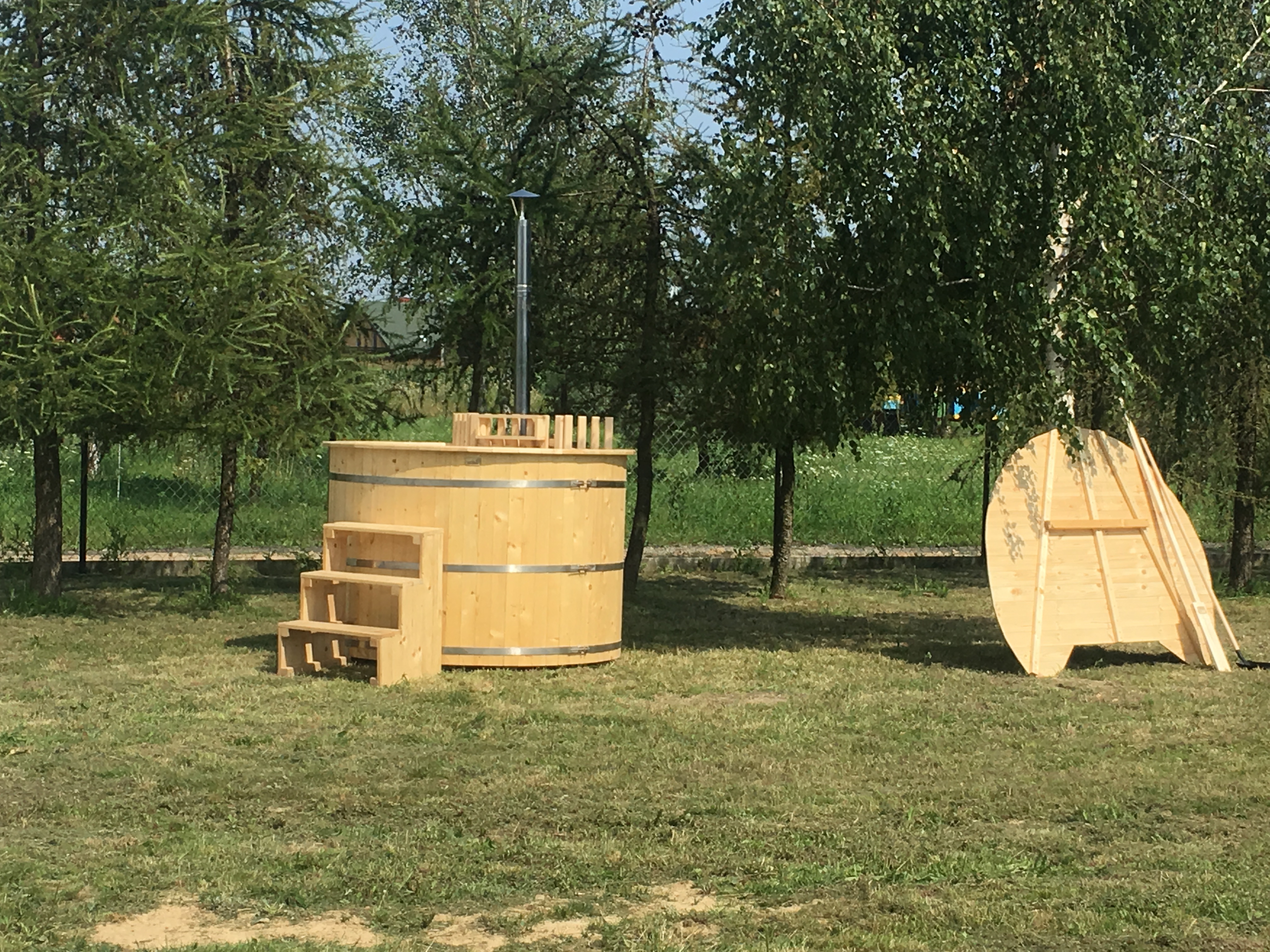 BK220 Drevená kúpacia kaďa sud hot tub vrátane príslušenstva 220cm