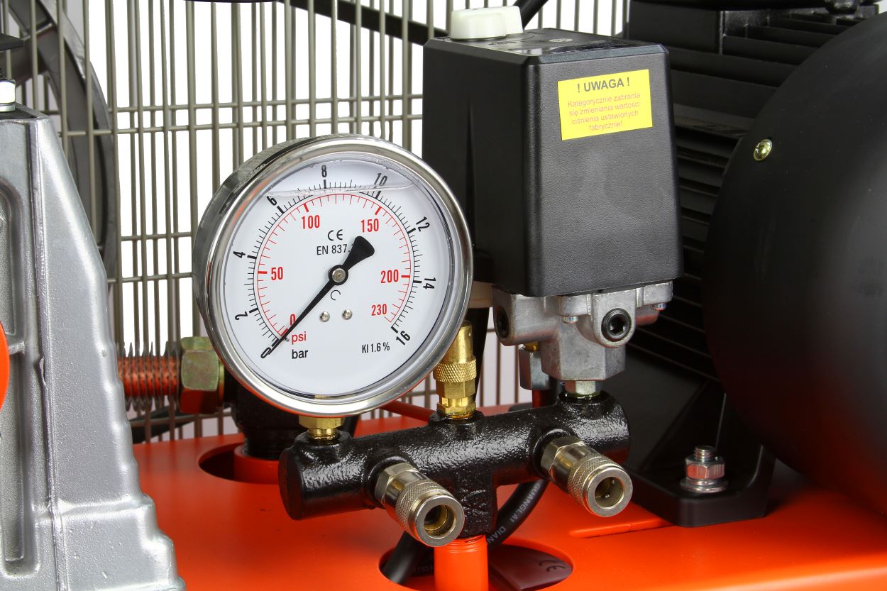 MAR-POL B88030 KOMPRESOR 200L Z2090 10 BAR 5,5 HP /BJC/