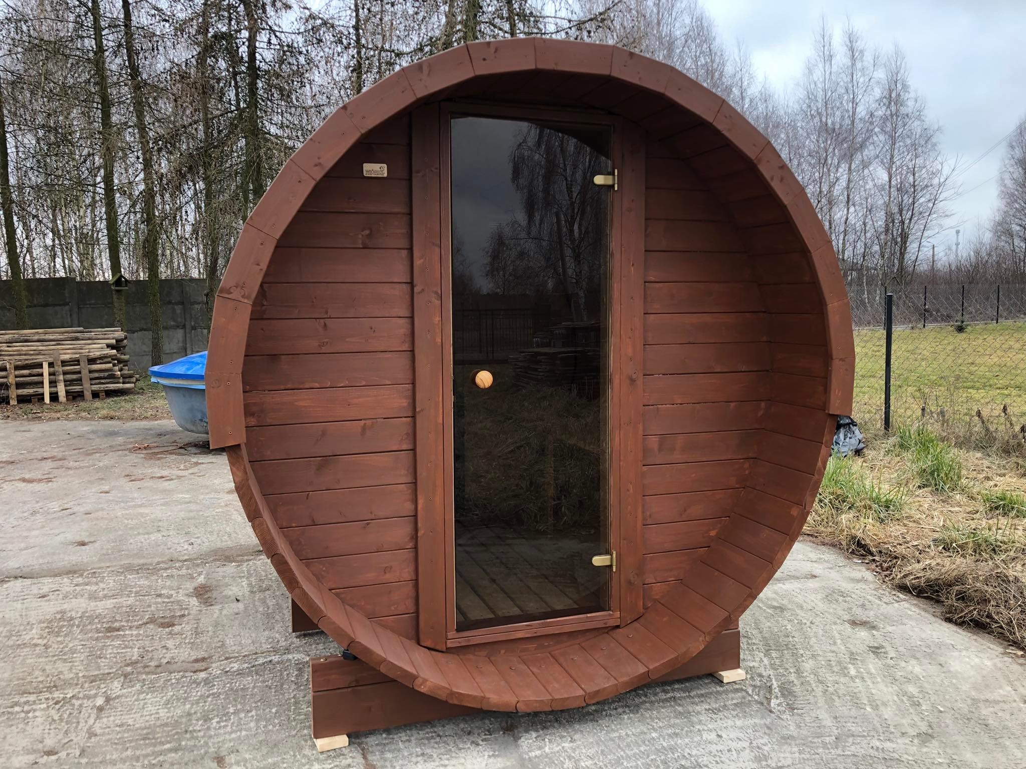 SD-250 Drevená sudová sauna 2,5m x 2,2m s príslušenstvom smrek