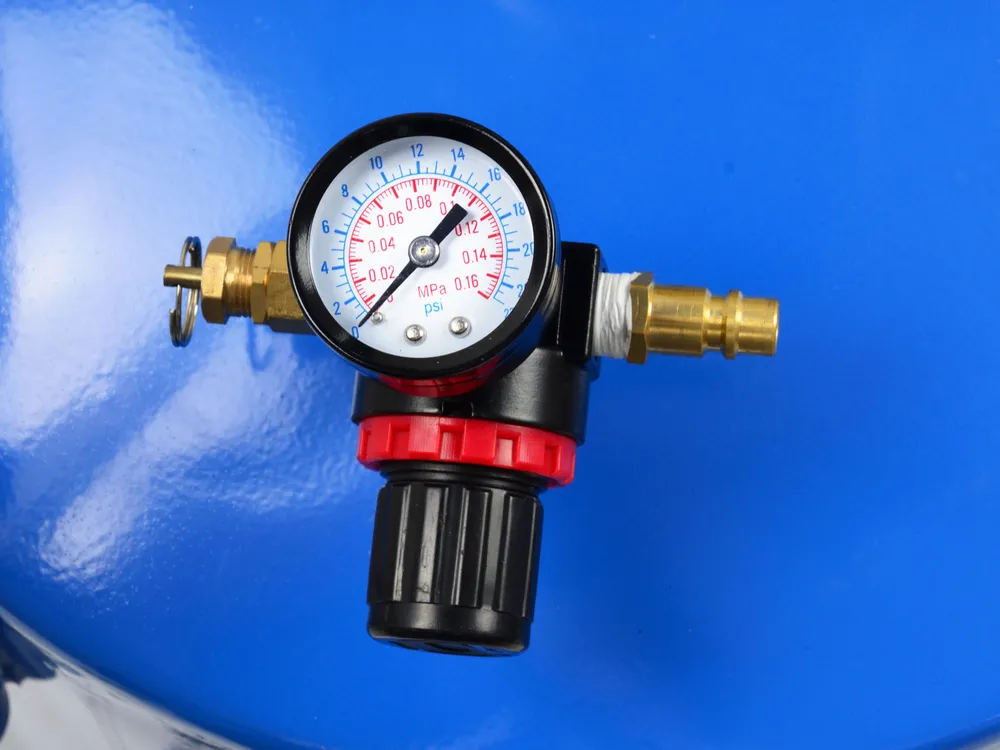 GEKO G02121 Pneumatická odsávačka vypouštěčka oleja 70L lievik