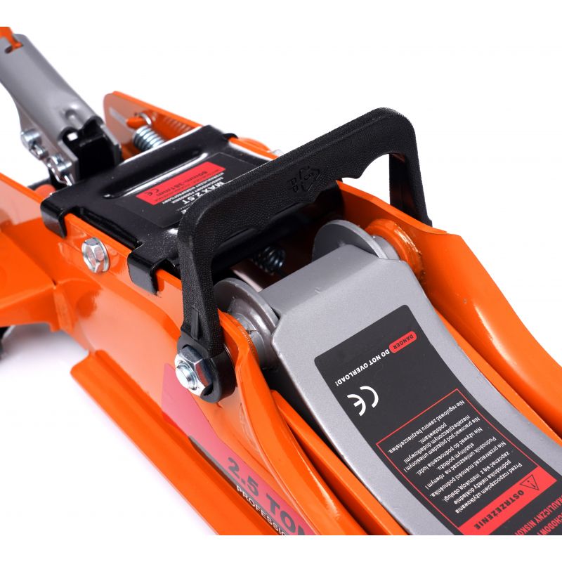KRAFT&DELE KD382 POJAZDNÝ NÍZKOPROFILOVÝ HYDRAULICKÝ ZDVIHÁK 2,5t pod auto