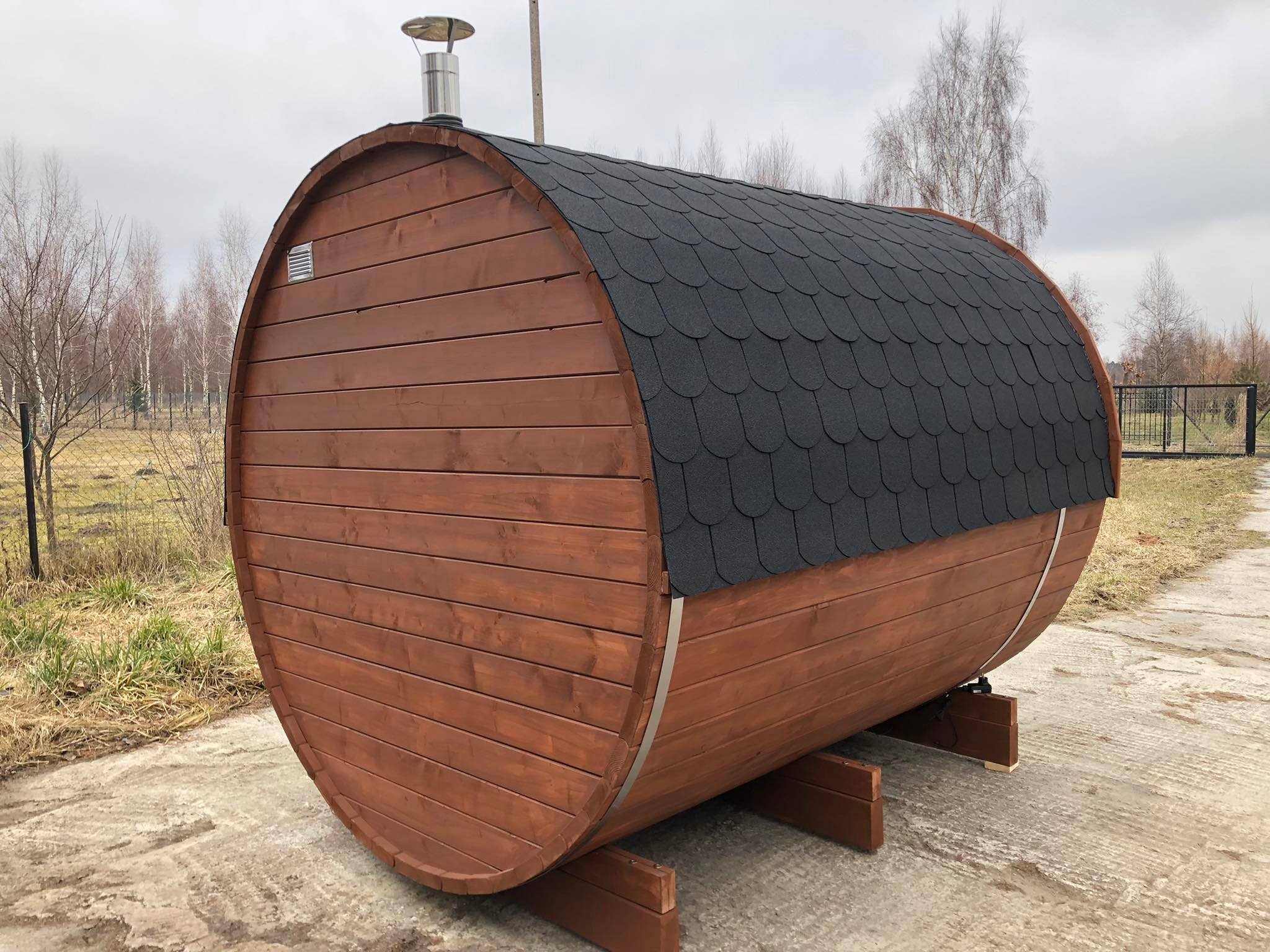 SD-250 Drevená sudová sauna 2,5m x 2,2m s príslušenstvom smrek