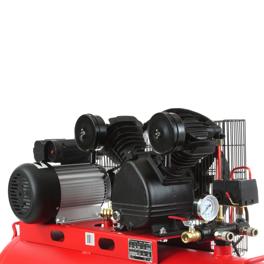 MAR-POL M88415 2,2kW Olejový kompresor 150l/min 3 piesty 380V