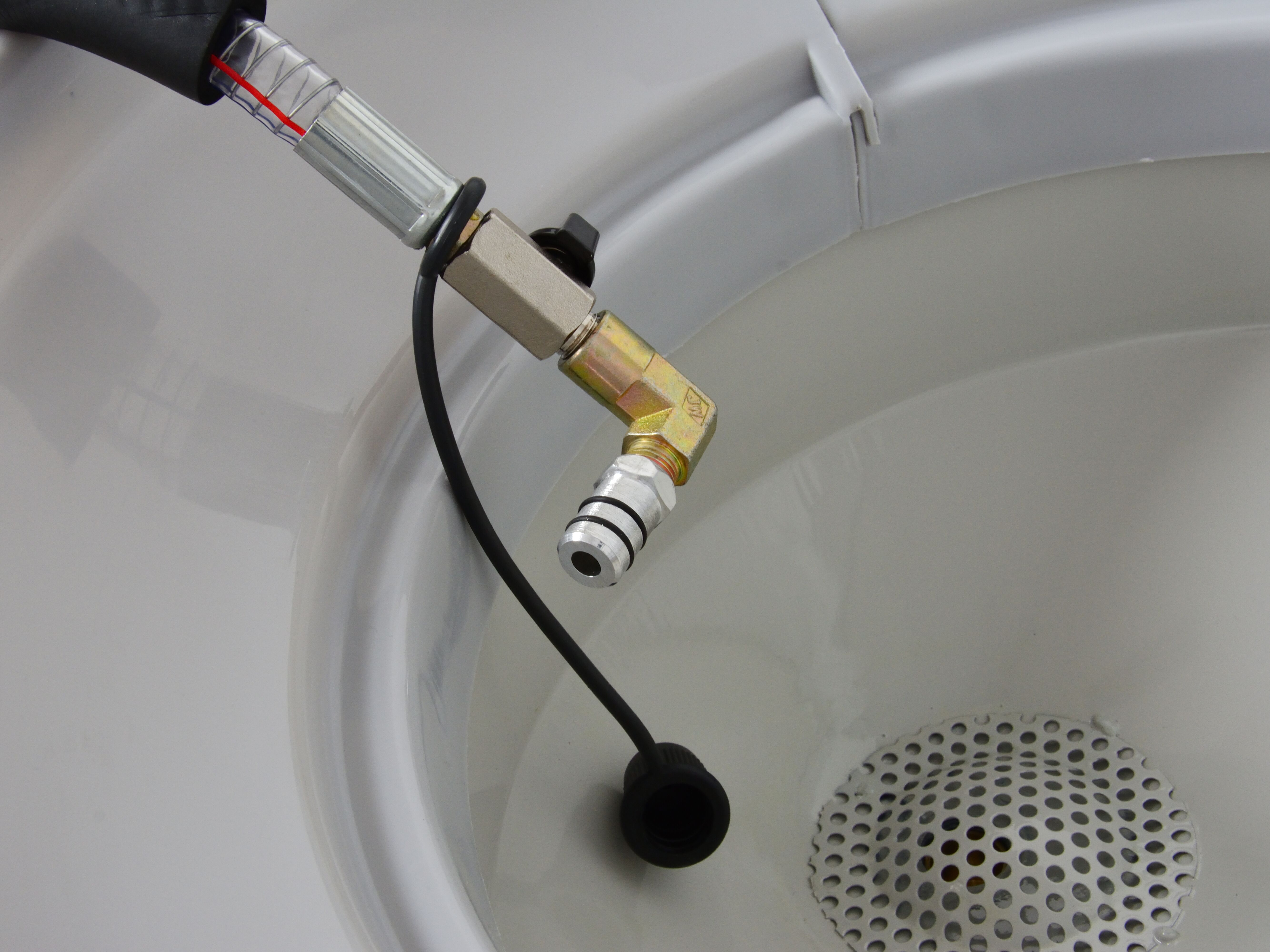 GEKO G02122 Pneumatická odsávačka oleja 80L zberná nádoba na vypustenie