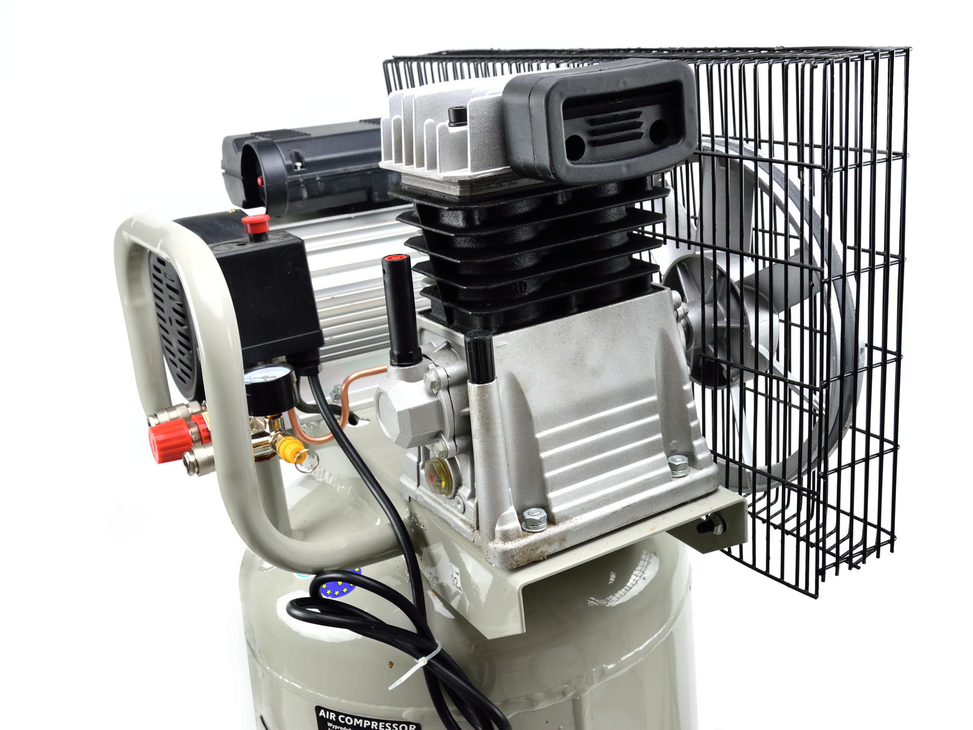 GEKO G80304 Vertikálny olejový kompresor 100L 2HP