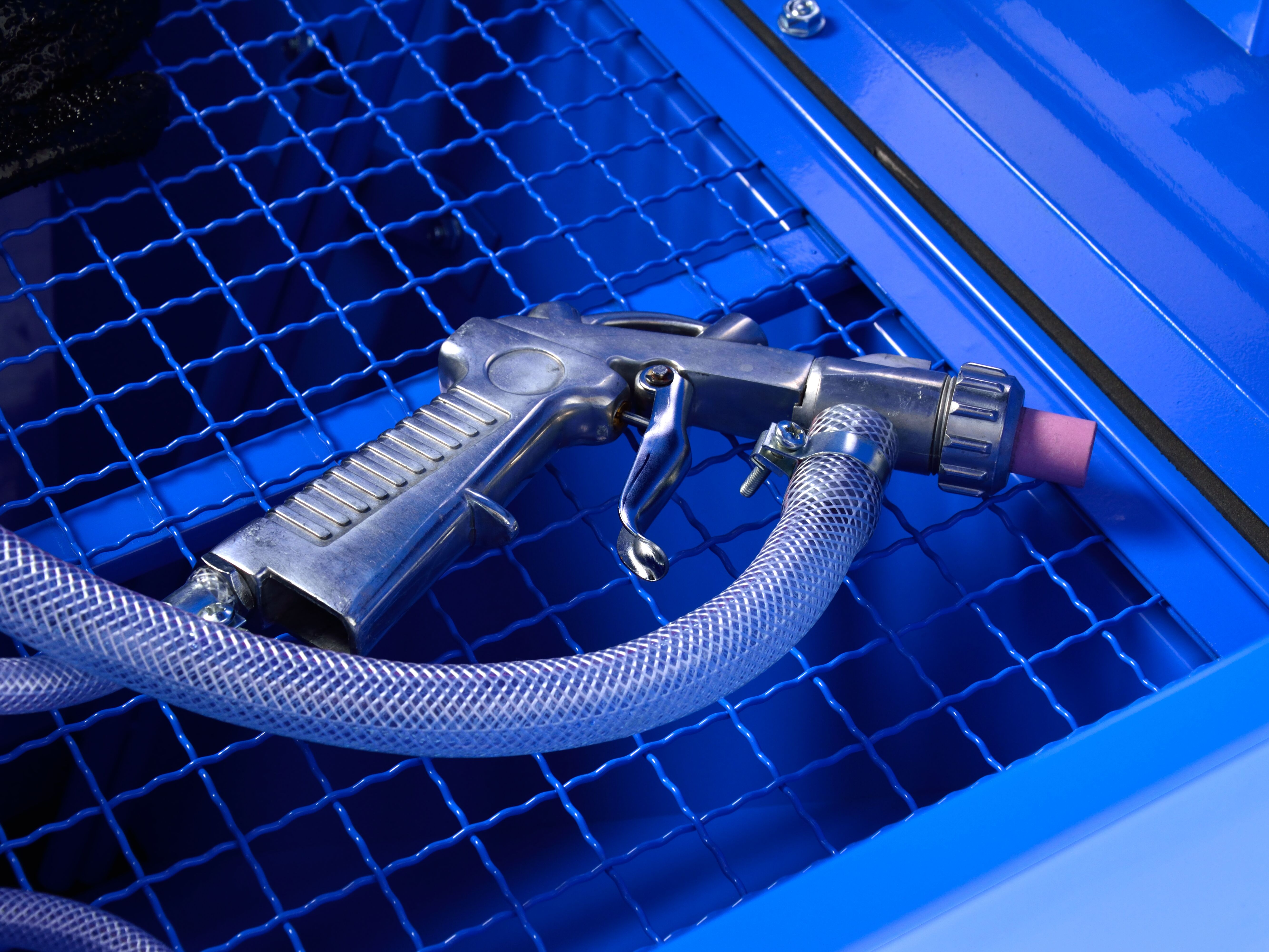 GEKO G02022 PIESKOVACÍ PRÍSTROJ 220L, BOX, pieskovačka + pištoľ, trysky, fólia