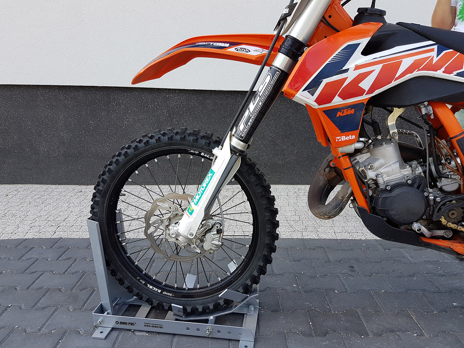 Mar-Pol M80180 Stojan na motocykel, motorku na prevoz, prepravu