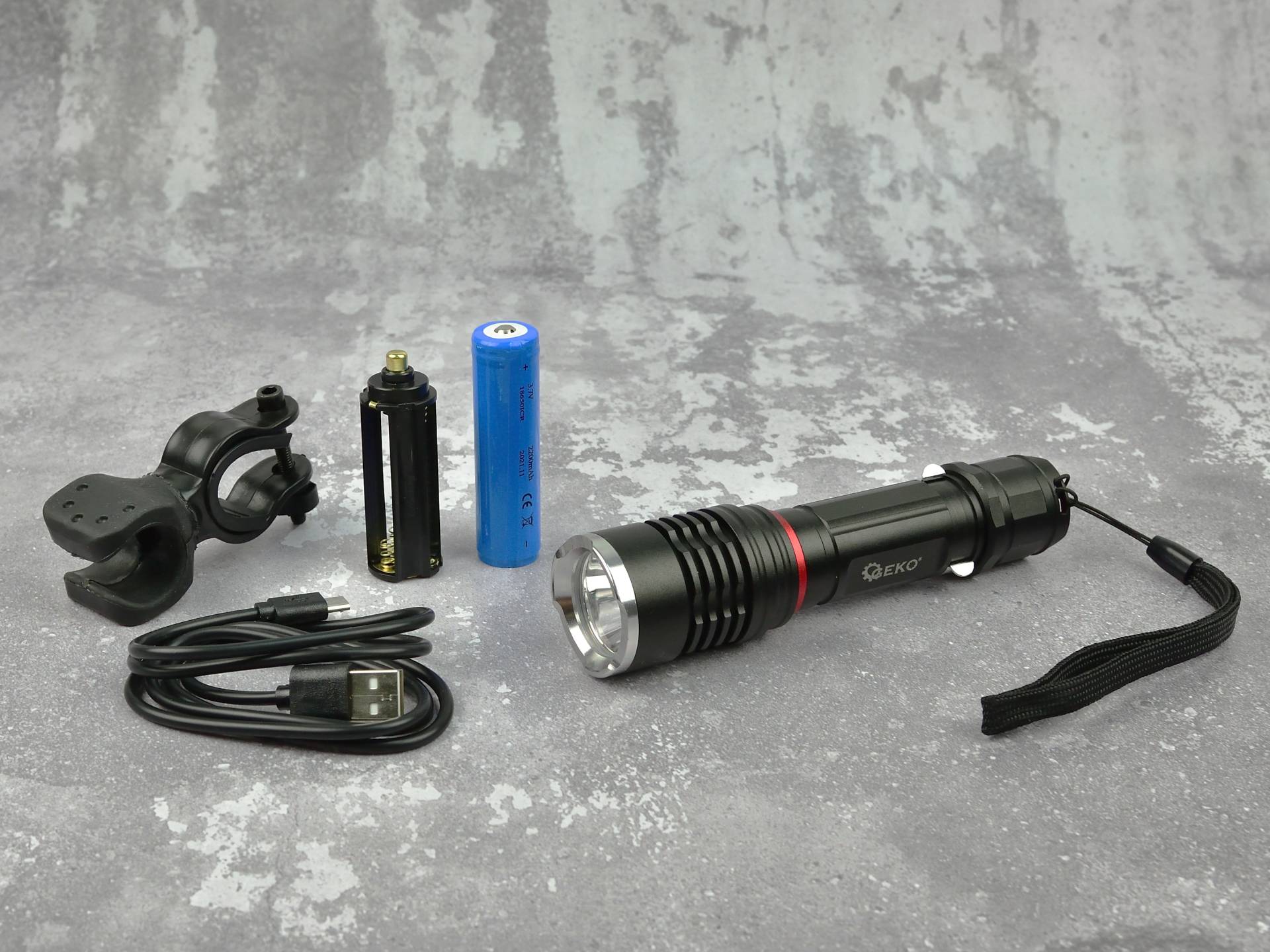 GEKO G15120 Svietidlo na bicykel osvetlenie baterka 10W 800lm LED predné svetlo