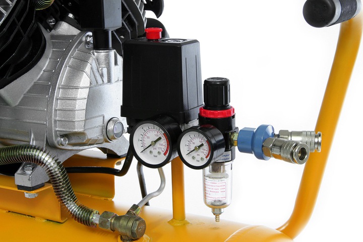 MAR-POL M88002 KOMPRESOR 50L 2T HURAGAN 2200W