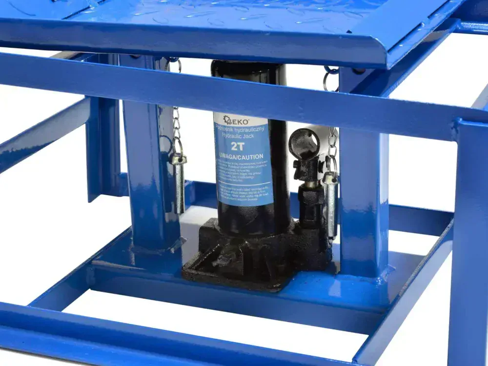 Geko G02048 Nájazdová hydraulická rampa zdvihák na auto 2T
