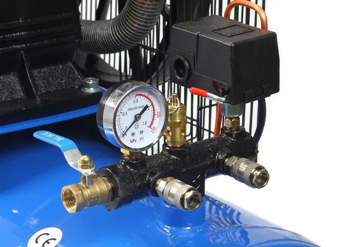 MAR-POL M80682A Olejový kompresor 200L 10bar 4kW /V-0.6/8/ RIPPER