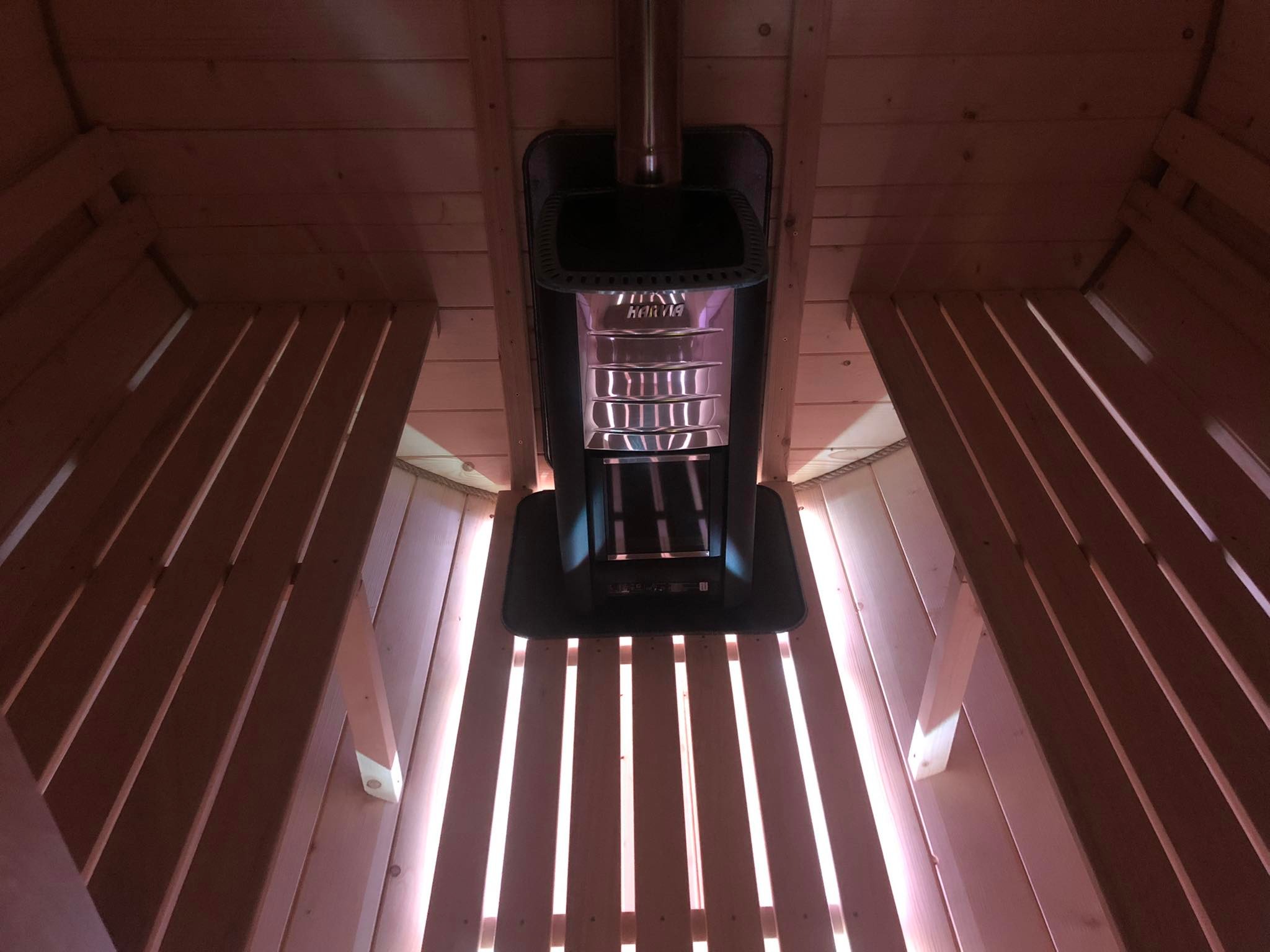 SD-330 Drevená sudová sauna 3,3m x 2,2m s príslušenstvom smrek