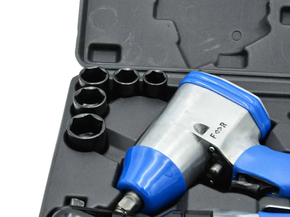 GEKO G03179 Pneumatické náradie sada 14 ks račňa uťahovák nástrčné kľúče