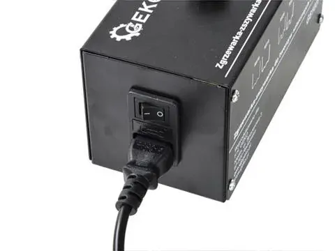 GEKO G81037 Zváračka zošívačka plastov plastických hmôt 20W + 600ks spôn Premium