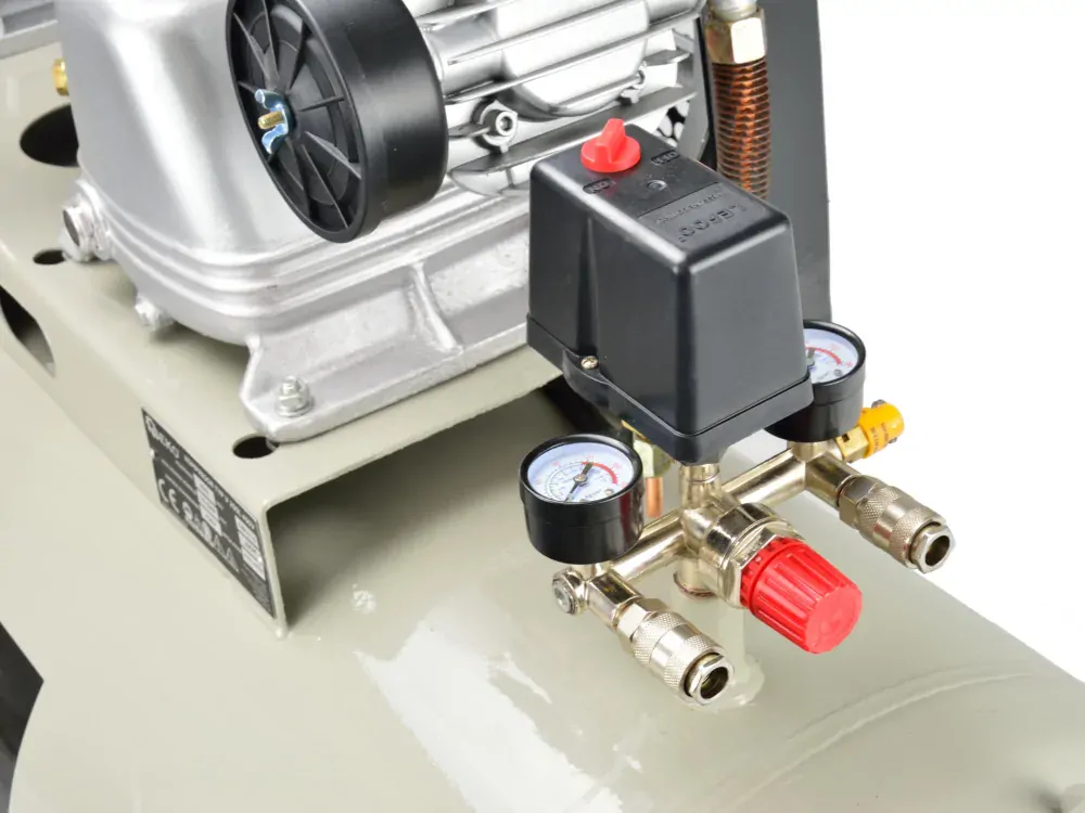 Geko G80310 Kompresor olejový 200 litrov 2,98kW / 4HP 400V 200L