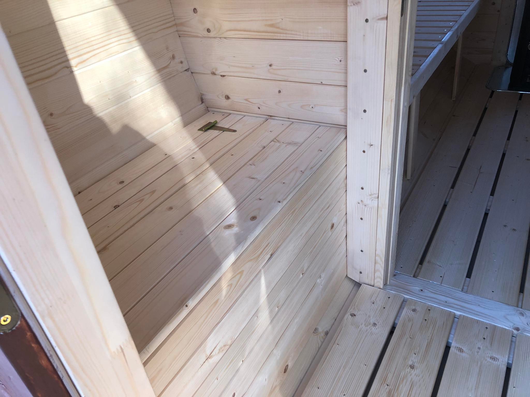 SD-380 Drevená sudová sauna 3,8m x 2,2m s príslušenstvom smrek