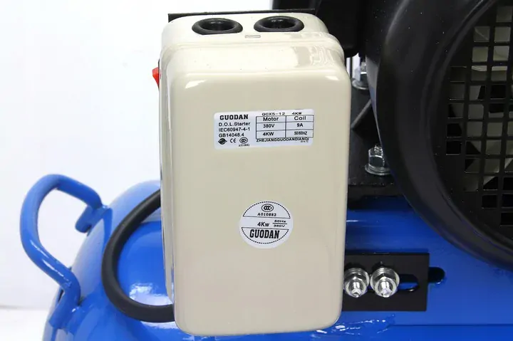 MAR-POL M80682A Olejový kompresor 200L 10bar 4kW /V-0.6/8/ RIPPER