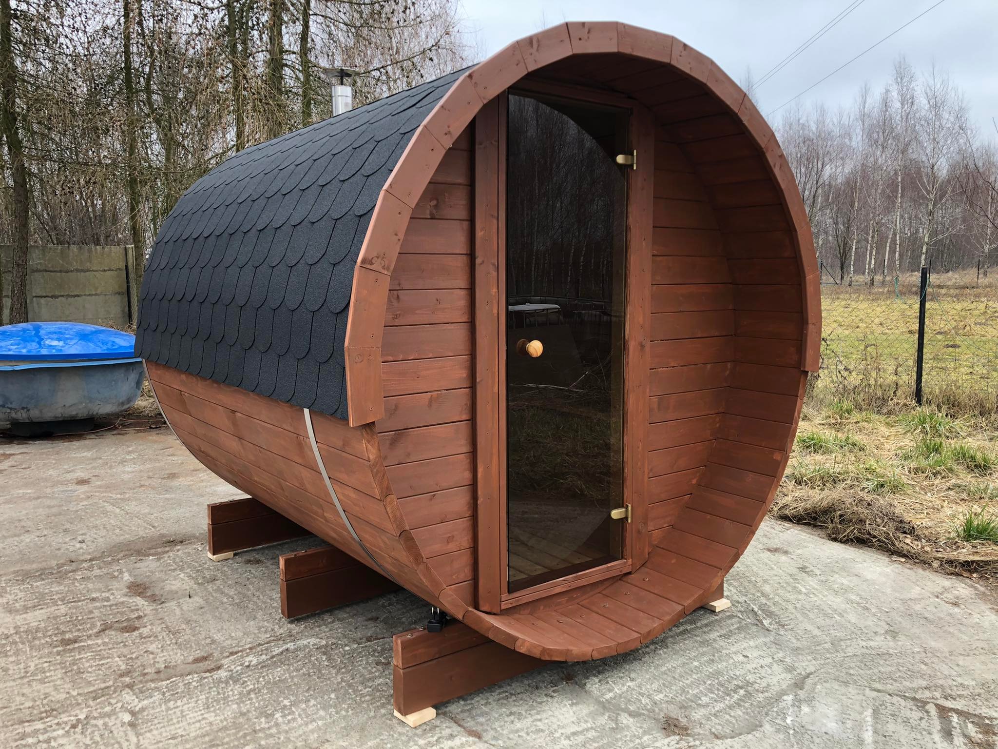 SD-250 Drevená sudová sauna 2,5m x 2,2m s príslušenstvom smrek