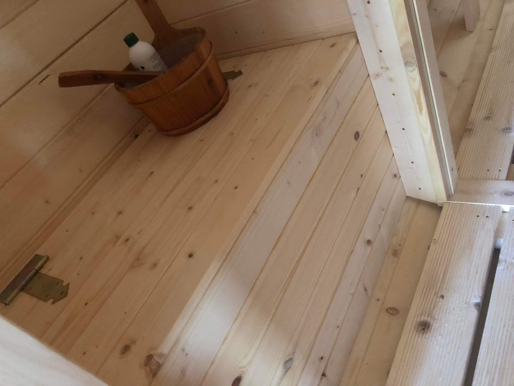 SD-330 Drevená sudová sauna 3,3m x 2,2m s príslušenstvom smrek