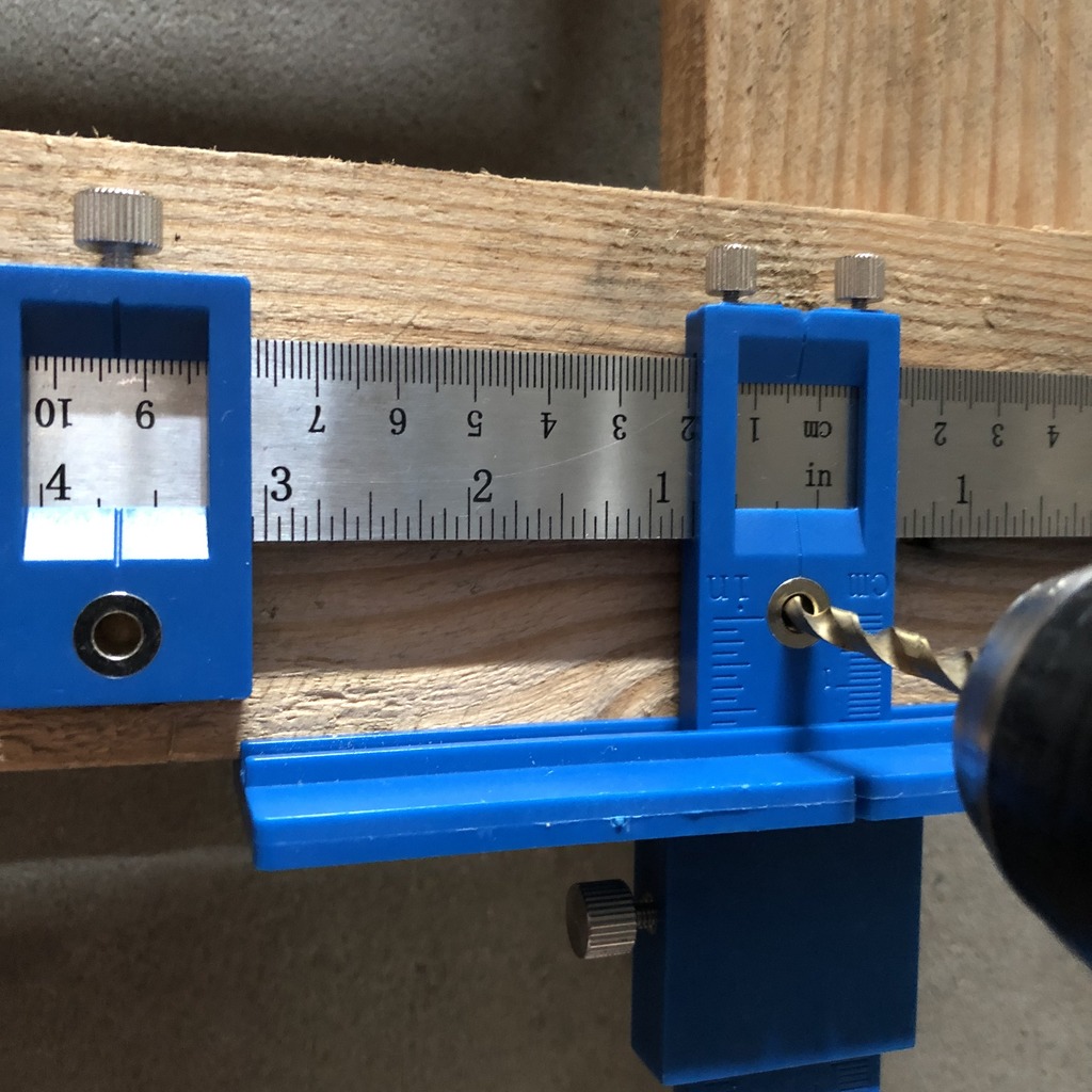 MAR-POL M15260 Tesárska šablóna na vytyčovanie otvorov 25 cm 