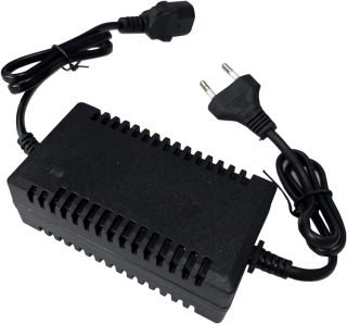 M8320304 Nabíjačka pre elektrické postrekovače